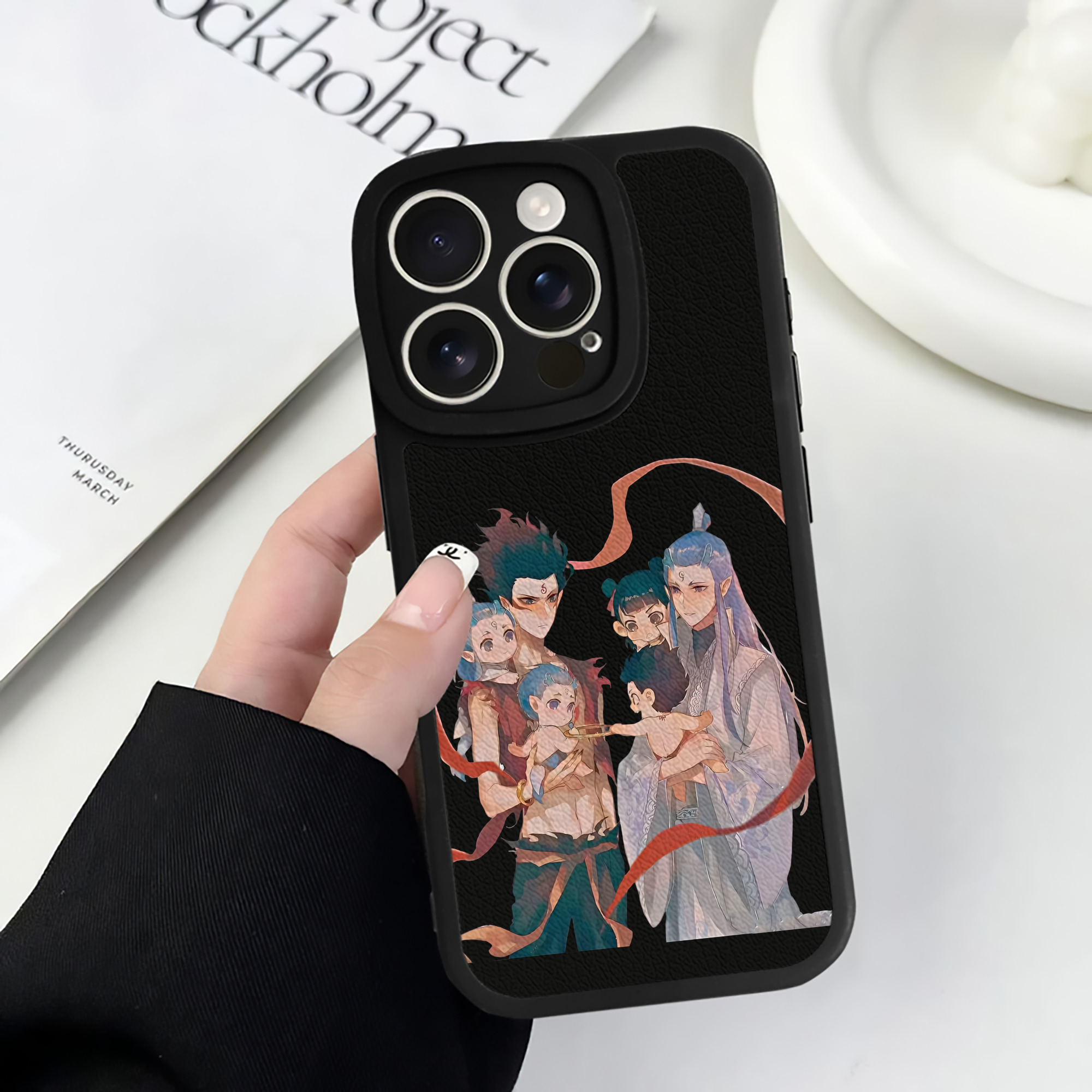 （画像用） Ne Zha 2 ナタ 魔童の大暴れ 【iPhone 16シリーズ対応】シリコンスマホケース（レザー調） 材質：シリコン